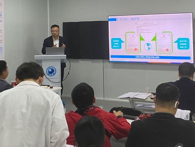 弘康在客戶現場展開產品培訓以及技術交流